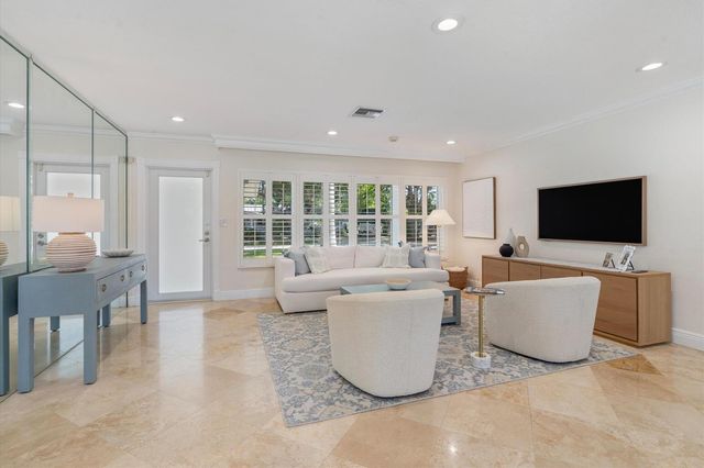 2740 NE 25th Place, Fort Lauderdale, FL 33305