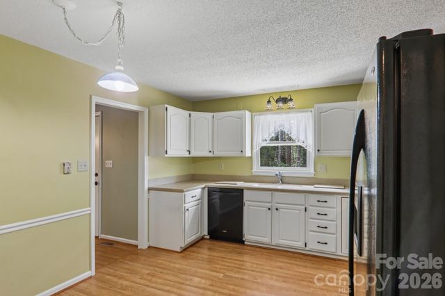 40 Sagebrush Circle, Etowah, NC 28729