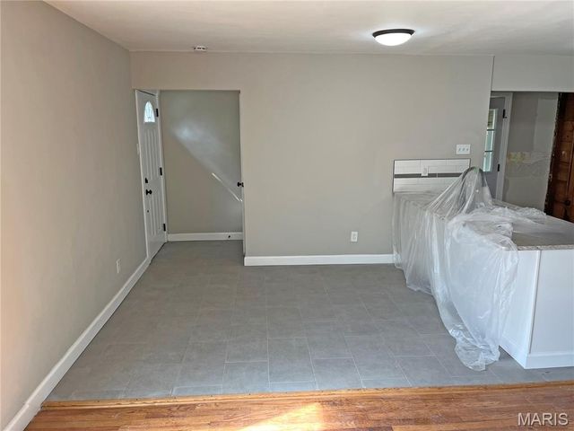 1027 Leawood Drive, St Louis, MO 63126