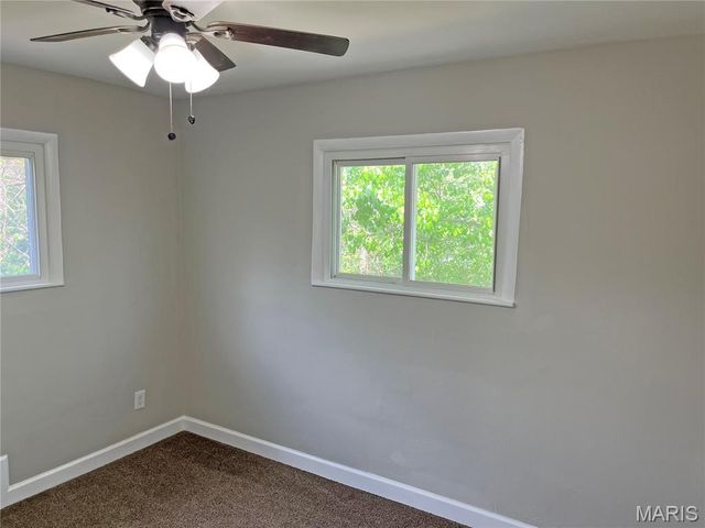 1027 Leawood Drive, St Louis, MO 63126