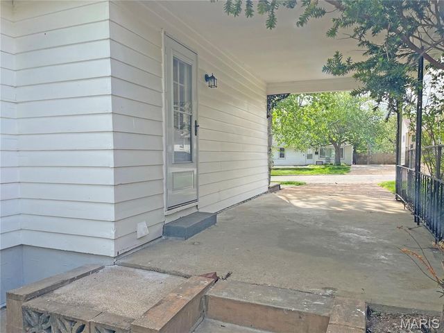 1027 Leawood Drive, St Louis, MO 63126