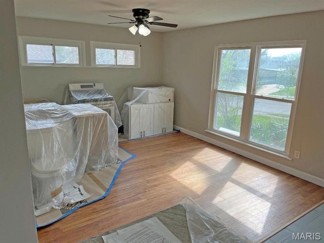 1027 Leawood Drive, St Louis, MO 63126