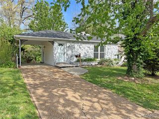 1027 Leawood Drive, St Louis, MO 63126