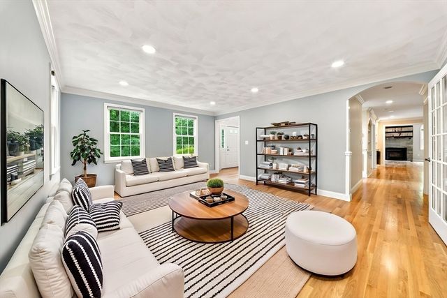 38 Cabral Dr, Middleton, MA 01949