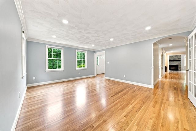 38 Cabral Dr, Middleton, MA 01949