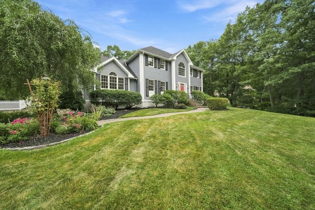 38 Cabral Dr, Middleton, MA 01949