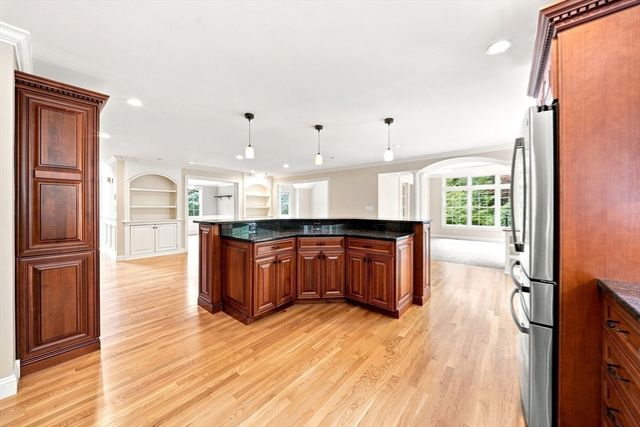 38 Cabral Dr, Middleton, MA 01949