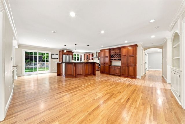 38 Cabral Dr, Middleton, MA 01949