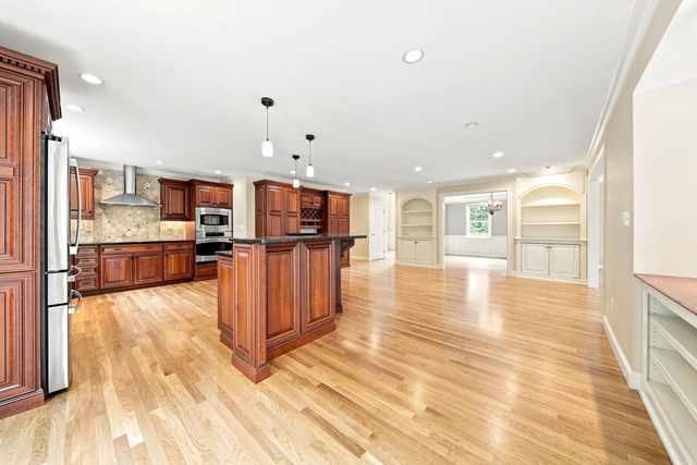 38 Cabral Dr, Middleton, MA 01949