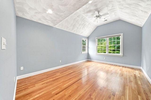 38 Cabral Dr, Middleton, MA 01949