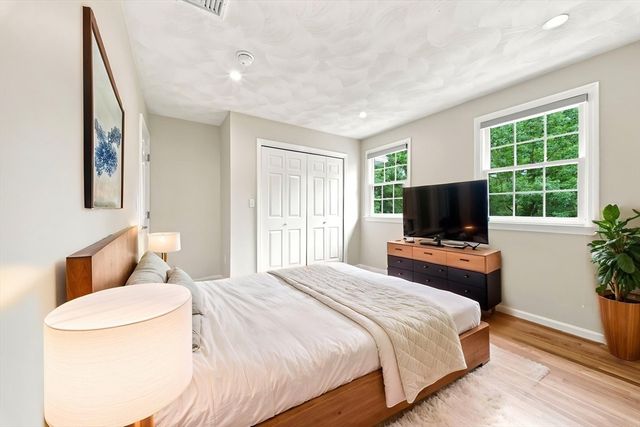 38 Cabral Dr, Middleton, MA 01949