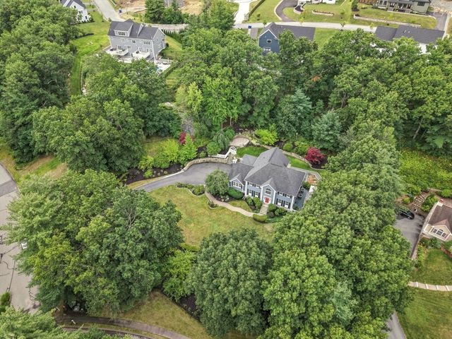 38 Cabral Dr, Middleton, MA 01949
