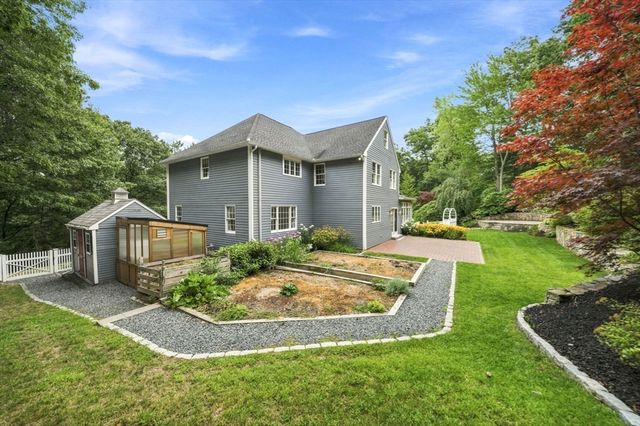 38 Cabral Dr, Middleton, MA 01949