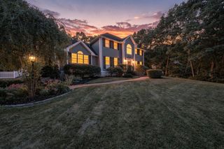 38 Cabral Dr, Middleton, MA 01949
