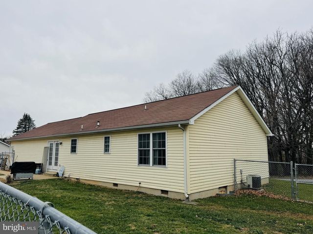 94 JAMES ST, Shenandoah Junction, WV 25442