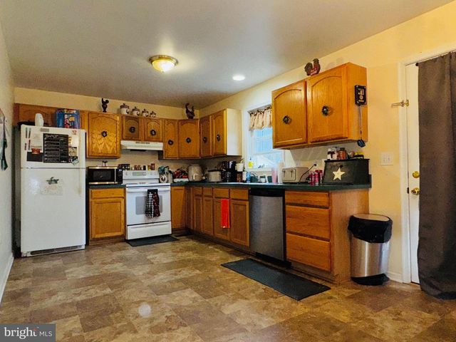 94 JAMES ST, Shenandoah Junction, WV 25442