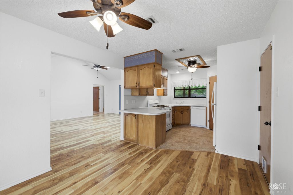 Image 10 of property listing at 3601 Clare Drive, San Angelo, TX 76904