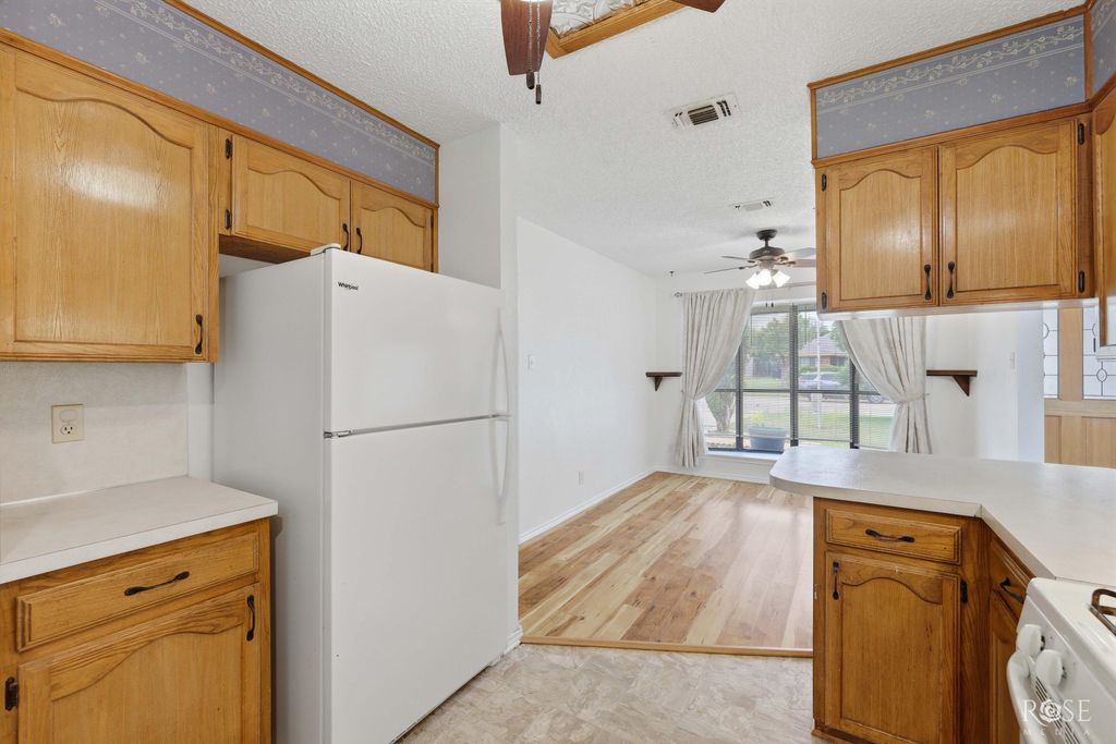 Image 12 of property listing at 3601 Clare Drive, San Angelo, TX 76904