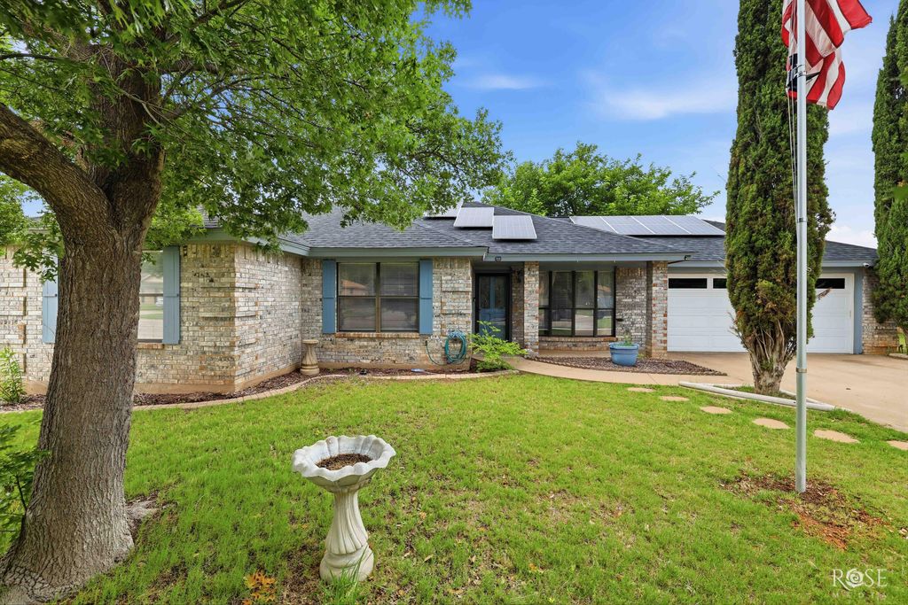 Image 3 of property listing at 3601 Clare Drive, San Angelo, TX 76904