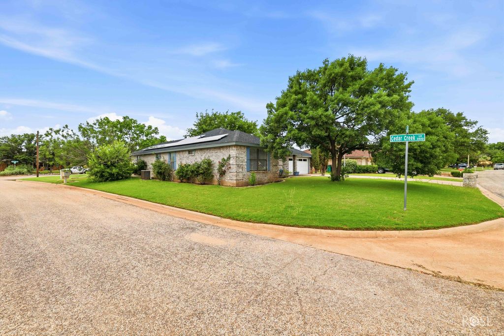 Image 4 of property listing at 3601 Clare Drive, San Angelo, TX 76904