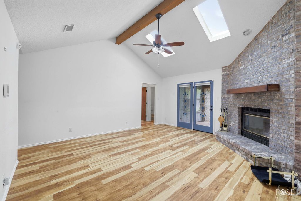 Image 6 of property listing at 3601 Clare Drive, San Angelo, TX 76904