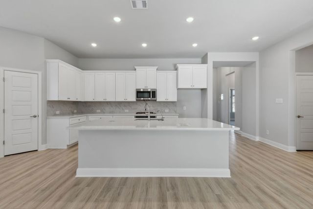 4209 Valley Mills Drive, Heartland, TX 75114