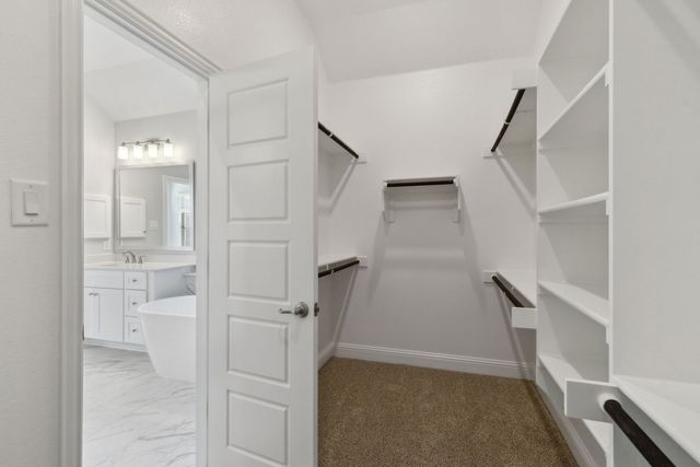 4209 Valley Mills Drive, Heartland, TX 75114