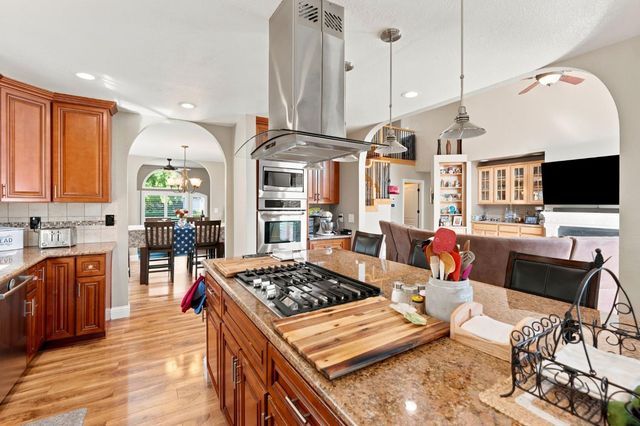 9075 Doncaster Ct, Elk Grove, CA 95624