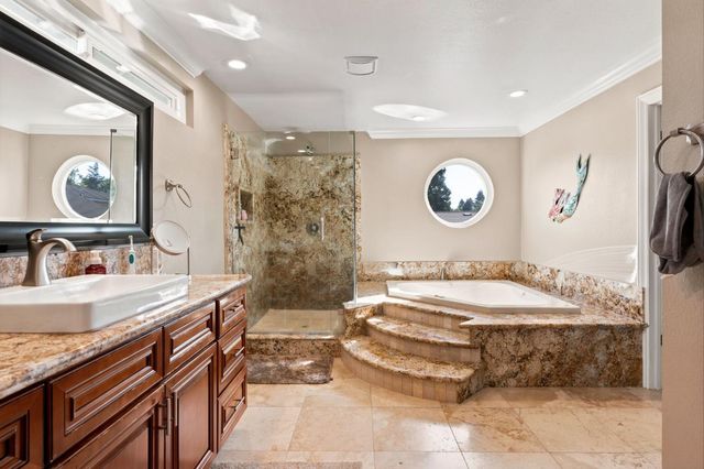 9075 Doncaster Ct, Elk Grove, CA 95624