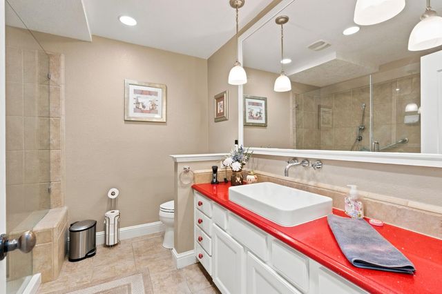 9075 Doncaster Ct, Elk Grove, CA 95624