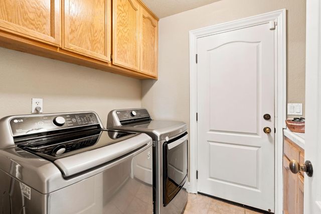 9075 Doncaster Ct, Elk Grove, CA 95624