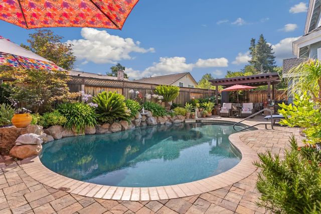 9075 Doncaster Ct, Elk Grove, CA 95624