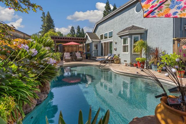 9075 Doncaster Ct, Elk Grove, CA 95624