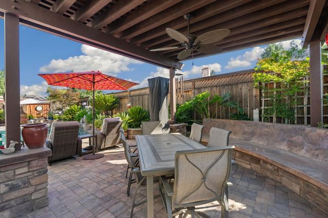 9075 Doncaster Ct, Elk Grove, CA 95624