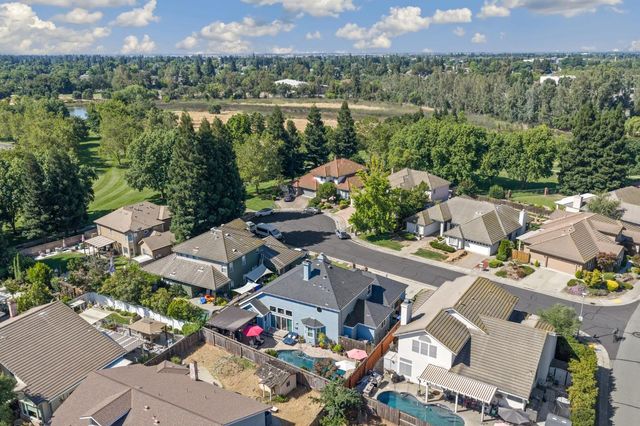 9075 Doncaster Ct, Elk Grove, CA 95624