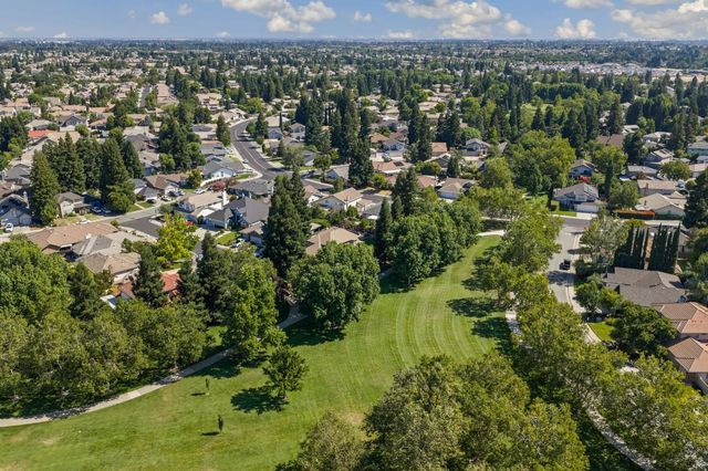9075 Doncaster Ct, Elk Grove, CA 95624