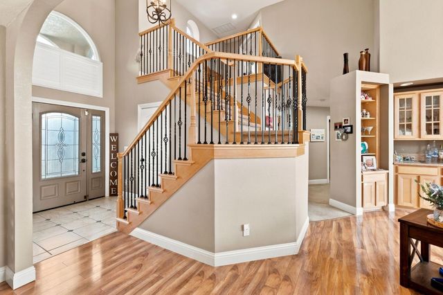 9075 Doncaster Ct, Elk Grove, CA 95624
