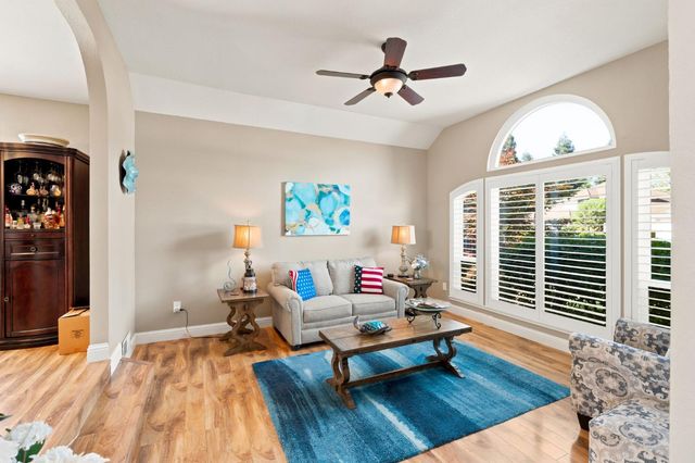 9075 Doncaster Ct, Elk Grove, CA 95624