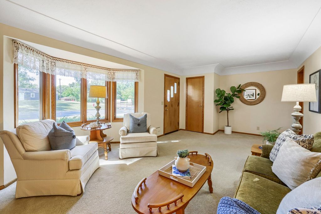 8901 Fremont Avenue S, Bloomington, MN 55420 — photo 3