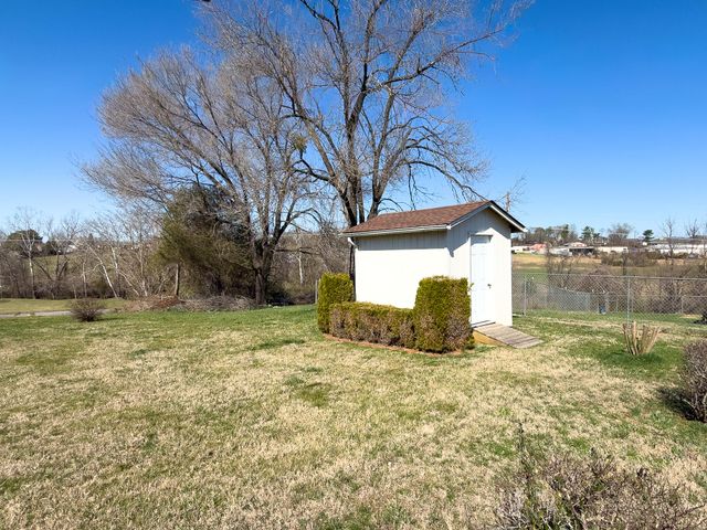 102 Vermont Street, Somerset, KY 42503