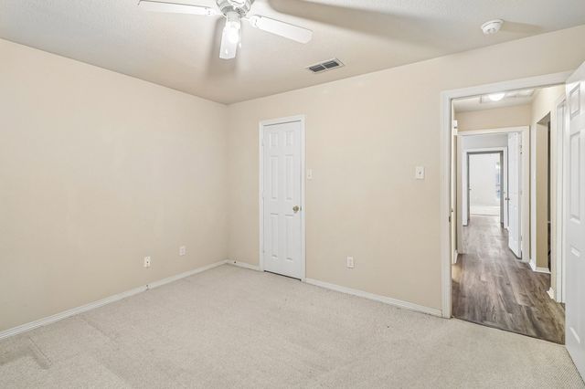 5609 Saddleback Road, Arlington, TX 76017