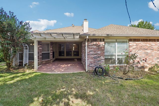 5609 Saddleback Road, Arlington, TX 76017