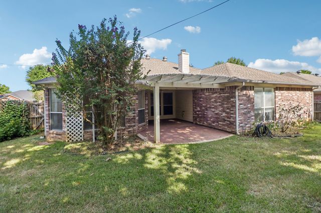 5609 Saddleback Road, Arlington, TX 76017