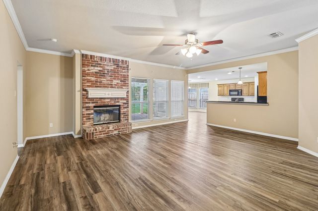 5609 Saddleback Road, Arlington, TX 76017