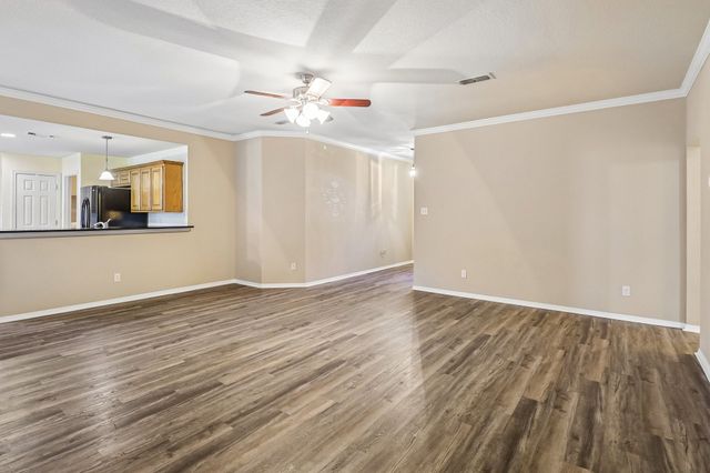 5609 Saddleback Road, Arlington, TX 76017