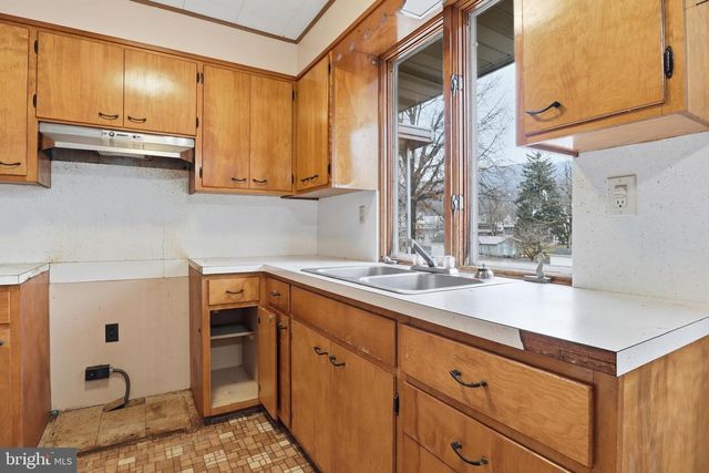 142 SMITH AVE, Elizabethville, PA 17023