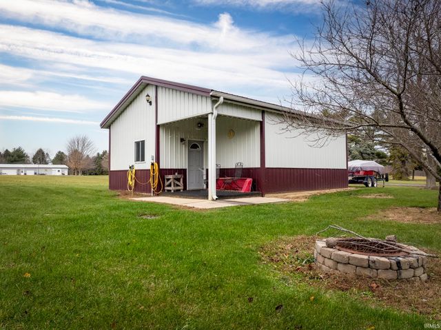 3432 S Indian Trail Road, Farmland, IN 47340