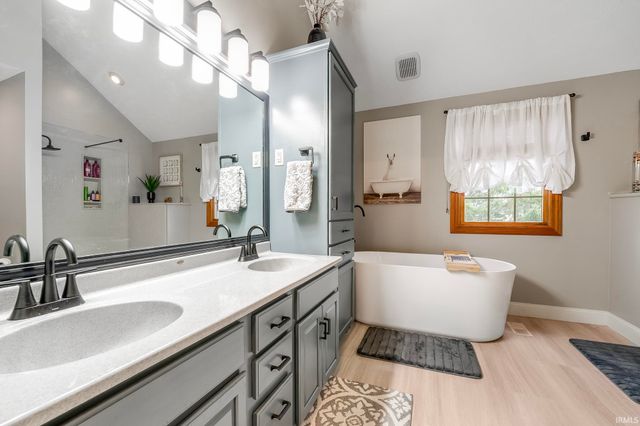 3432 S Indian Trail Road, Farmland, IN 47340