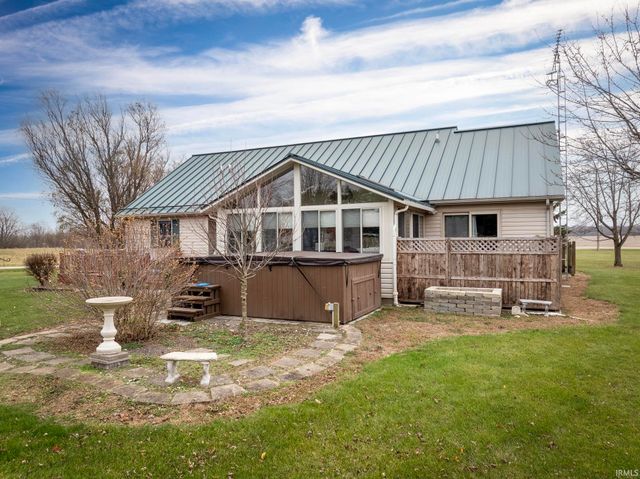 3432 S Indian Trail Road, Farmland, IN 47340