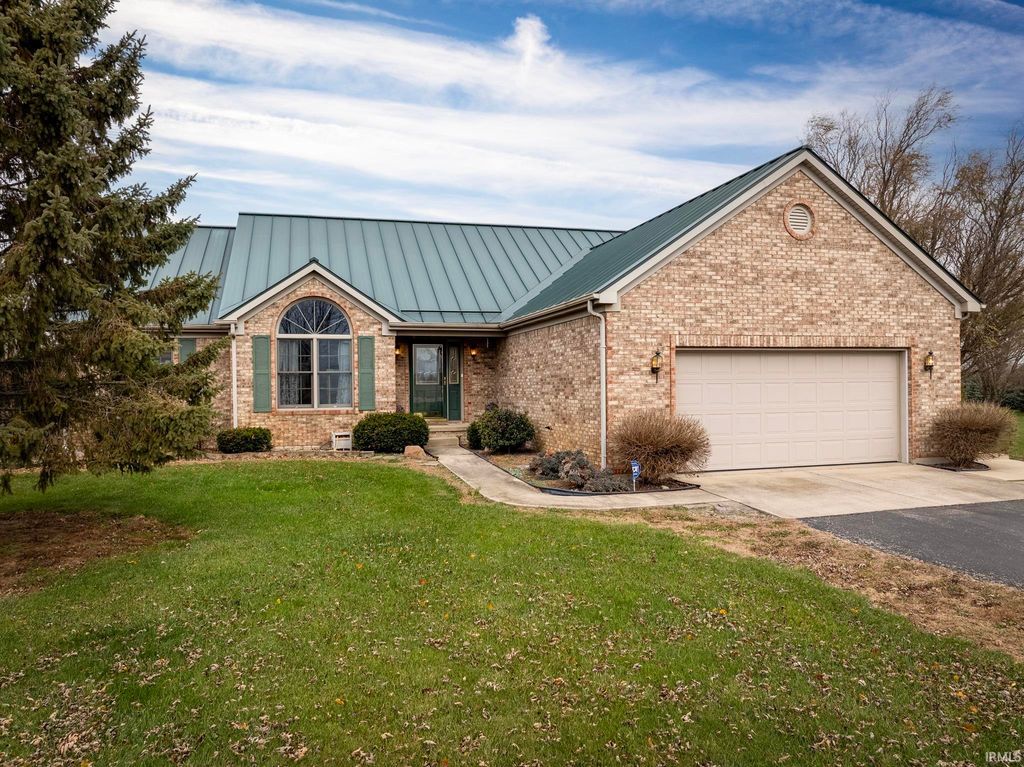 3432 S Indian Trail Road, Farmland, IN 47340